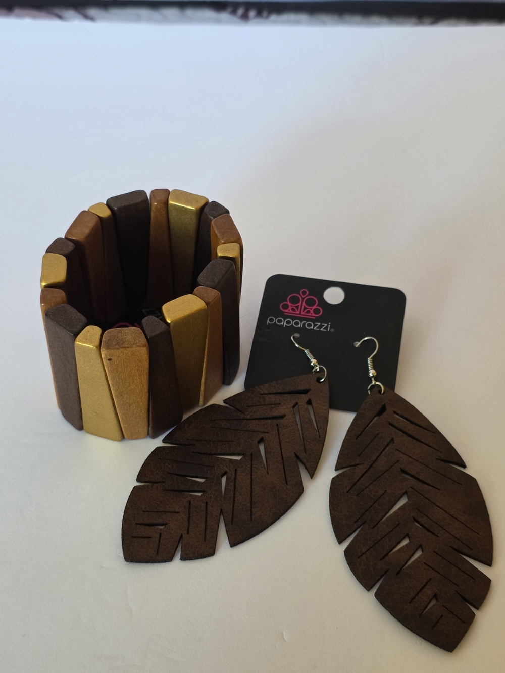 paparazzi Brown and Gold Wood Bracelet with Brown Lightweight Feather Earrings